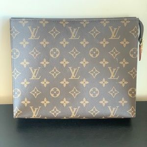 Louis Vuitton Toiletry 26